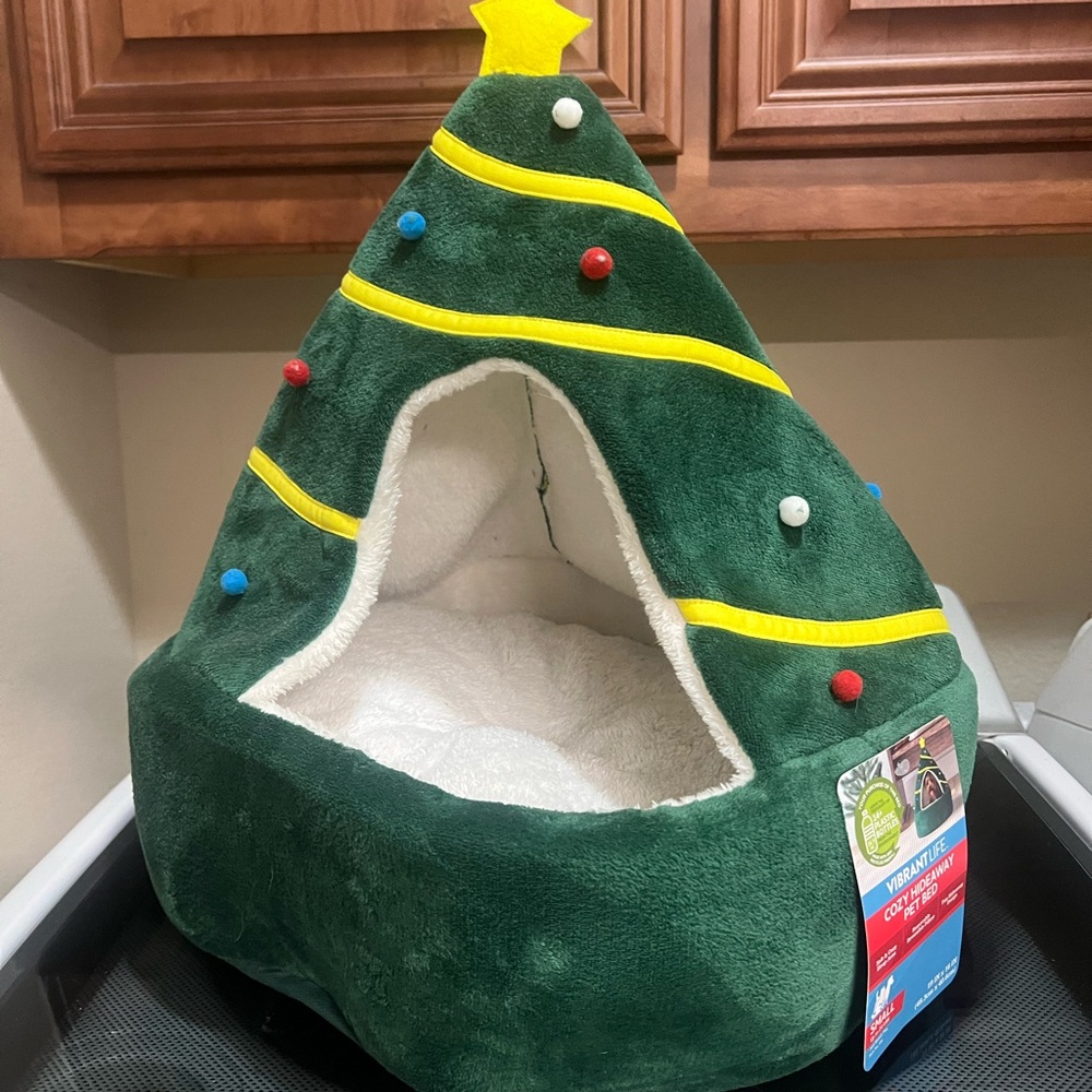 Small Christmas Pet Bed